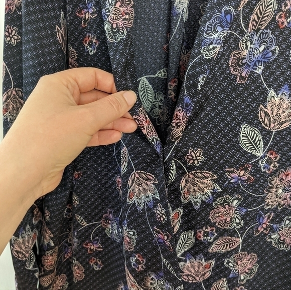 MICHEL Studio satin floral wrap blouse top shirt size 18 @B5 - Picture 3 of 9